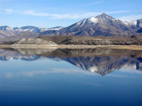 Lake Isabella, California - 5 minutes from my mom's house - this is one of the things I miss most about "home". Lake Isabella California, California Thanksgiving, Tehachapi California, Kern River, Bakersfield California, Camping Spots, California Love, River Valley, Rv Travel