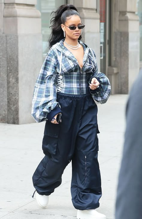 Rihanna Street Style, Looks Rihanna, Looks Hip Hop, Rihanna Outfits, Rihanna Looks, Mode Zara, Rihanna Style, Spring 2025, Looks Street Style