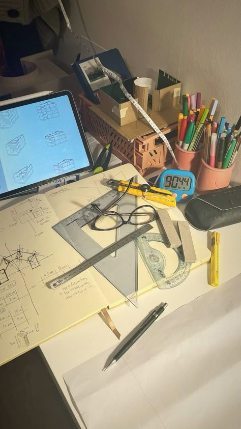 architecture student desk 📐🚧 Architecture College Student, City Student Aesthetic, Landscape Architecture Student Aesthetic, Architecture Students Aesthetics, Architecture School Aesthetic, Architecture Aesthetic Student, Architecture Vision Board, Architecture Student Aesthetic, Zaha Hadid Projects