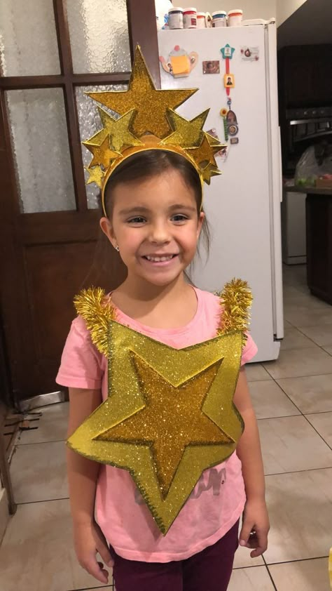 Star Nativity Costume, Star Costume For Kids Diy, Christmas Star Costume, Diy Christmas Costumes For Kids, Diy Star Costume, Star Costume Diy, Star Costume For Kids, Kids Star Costume, Nativity Star Costume