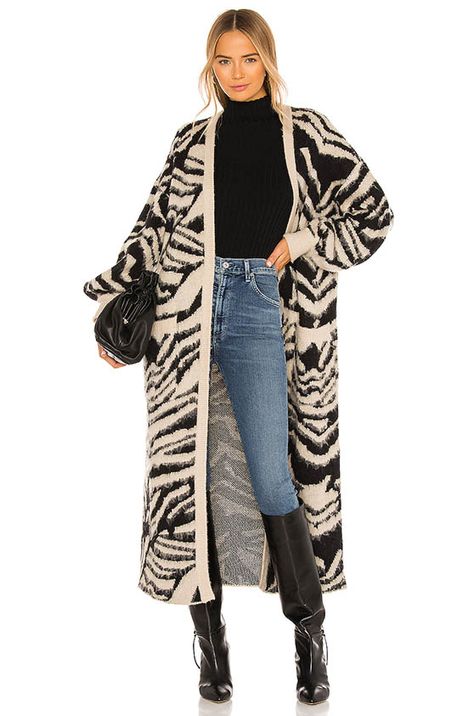 Must Have Animal Print Long Cardigan, Black turtleneck, skinny denim jeans, black handbag and knee high black boots. Long Cardigan Outfit, Stylish Knitwear, Long Outfit, Cardigan Outfit, Black High Boots, Fashion Trends Winter, File Design, Dusters, Cardigan Outfits