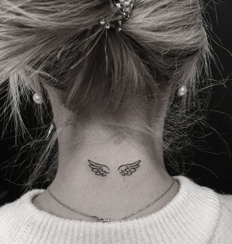 Angel Wings Tattoo Neck, Angle Wing Tattoos, Wing Neck Tattoo, Small Angel Tattoo, Angel Wing Tattoo, Wing Tattoos On Back, Alas Tattoo, Tiny Tattoos For Women, Hand Tattoos For Girls