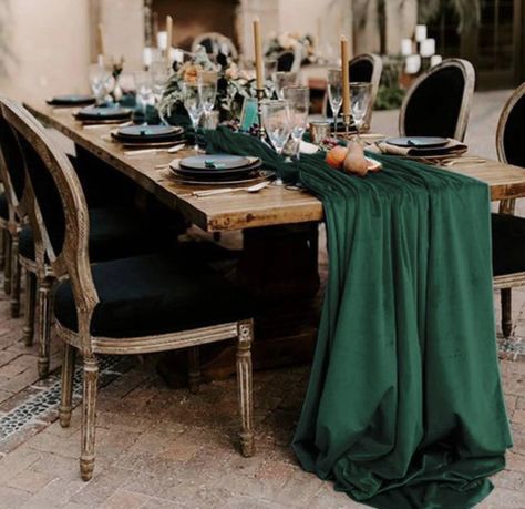 Runner Wedding Table, Wedding Table Runner, Emerald Velvet, Green Table Runner, Aisle Runner Wedding, Green Birthday, Green Tablecloth, Green Themed Wedding, Banquet Decorations