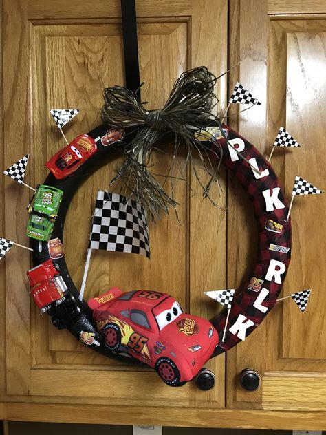 Disney Pixar Race Car Wreath Car Wreath, Christmas Reef, Disney Wreath, Spring Front Door Wreaths, Race Car, Holiday Wreaths, 3rd Birthday, Wreaths For Front Door, 4th Of July Wreath