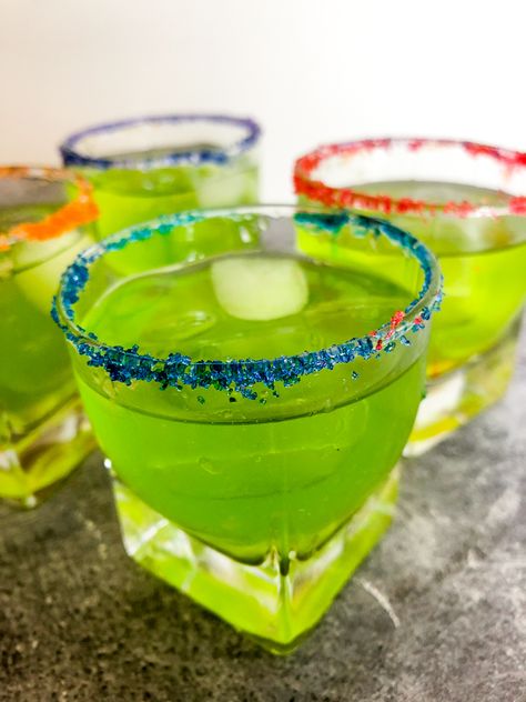 If you’re a fan of the Ninja Turtles then you will LOVE this bright green neon shot drink and it only contains 3 ingredients! Shots Alcohol Party, Green Alcoholic Drinks, 90s Party Theme, Green Liquor, 90s Food, The Ninja Turtles, Recipe Diaries, Cider Mimosas, Apple Cider Mimosa