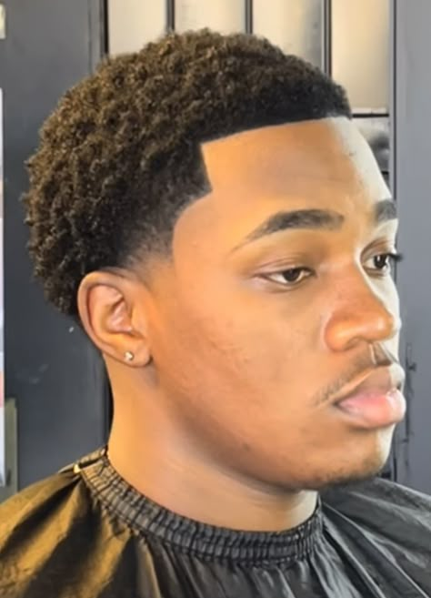 Low Cut Taper Fade, Low Temp Fade Black Men, Low Taper Fade Haircut Black Men, Low Taper Fade Black Men, Buzz Cut Black Man, Haircuts For Men Black, Black Men’s Hairstyles, Short Black Men Hairstyles, Low Taper Black Men