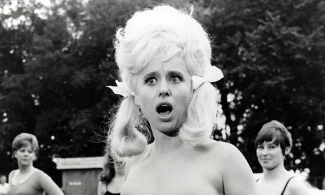 Barbara Windsor: A Life in Photos - Flashbak Una Stubbs, Barbara Windsor, Ken Russell, Barbara Ann, Single Red Rose, Charing Cross, London Theatre, Street Kids, London Street