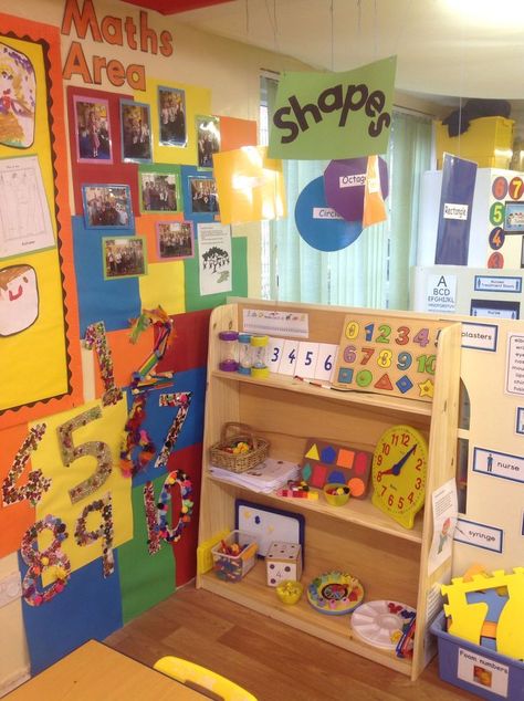 Math Area Preschool Classroom, Math Corner Classroom Ideas Kindergarten, Maths Area Eyfs Classroom Displays, Early Years Classroom Areas, Maths Corner Preschool, Nursery Maths Area, Reception Maths Area, Maths Area Nursery, Math Corner Classroom Ideas Preschool