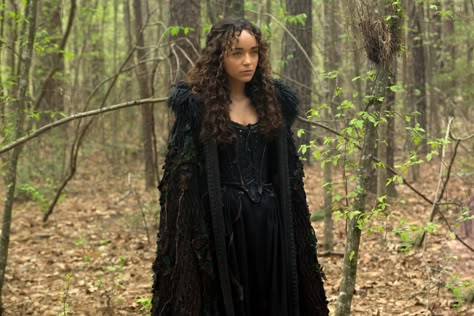 Tituba Salem, Crave Aesthetic, Salem Series, Fabian Penje, Strega Fashion, Health Goth, Medieval Aesthetic, Ball Aesthetic, Medieval Woman