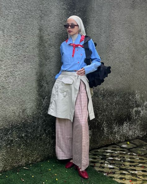 I feel like a scout girl 👧🏻 outfit deetz shirt —— @boneusstudios scarf —— @pedasss.atelier wrap skirt —— @cyawardrobe pants —— @boneusstudios shoes —— @berlynnshoes bag —— @pyn.daily . . . . . . . scout girl inspired. office outfit. wrap skirt over pants. outfit repeater. layering. Layering Skirts Over Pants, Scout Outfit, Skirt Over Pants, Outfit Repeater, Stylish Business Casual, Scarf Skirt, Office Outfit, Hijab Outfit, Office Outfits