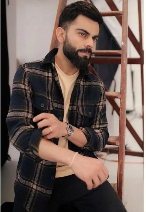 Virat Kohli Portrait Photography, India Fashion Men, Virat Kohli Hairstyle, Virat Kohli And Anushka, Virat And Anushka, Virat Kohli Instagram, Virat Kohli Wallpapers, Stylish Dp, Dressing Sense