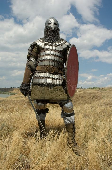 European Knight, Knight Medieval, Viking Armor, Medieval Armour, Historical Warriors, Festival Image, Historical Armor, Ancient Warfare, Knight Armor