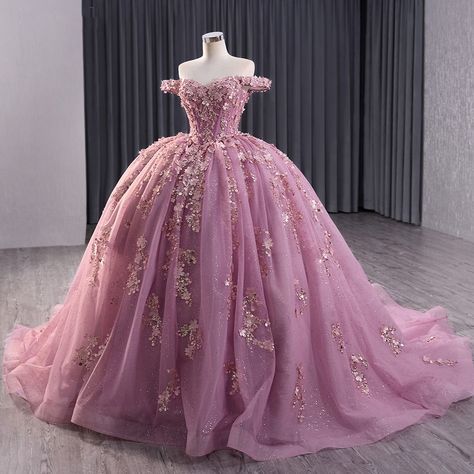 Norah (@wedding_evening_loveseason) • Instagram photos and videos Champagne Quinceanera Dresses, Sweetheart Corset, White Quinceanera Dresses, Flower Prom Dress, Purple Quinceanera Dresses, Quinceanera Dresses Gold, Black Quinceanera Dresses, Pink Ball Gown, Quinceanera Dresses Pink