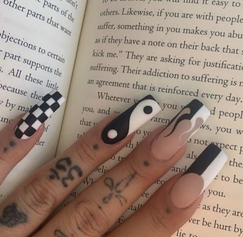 Yin And Yang Acrylic Nails, Nails Opposite Hands, Ying Yang Nail Design, Yin Yang Nail Designs, Yin And Yang Nail Designs, Black Nails Inspo Aesthetic, Ying Yang Nails Acrylic, Ying Yang Nail Art, Gangsta Nails