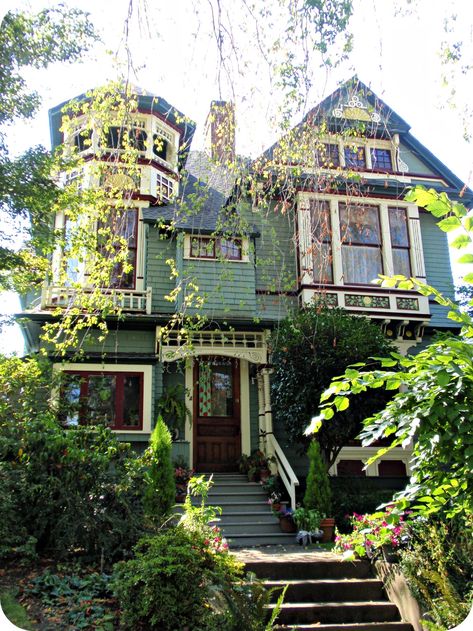 Beautiful green Queen Anne Victorian house with turret-North historic district of Tacoma, WA House Turret, House With Turret, Queen Anne Victorian House, Victorian Homes Exterior, Cottagecore House, Queen Anne House, Old Victorian Homes, Victorian Style House, Queen Anne Victorian