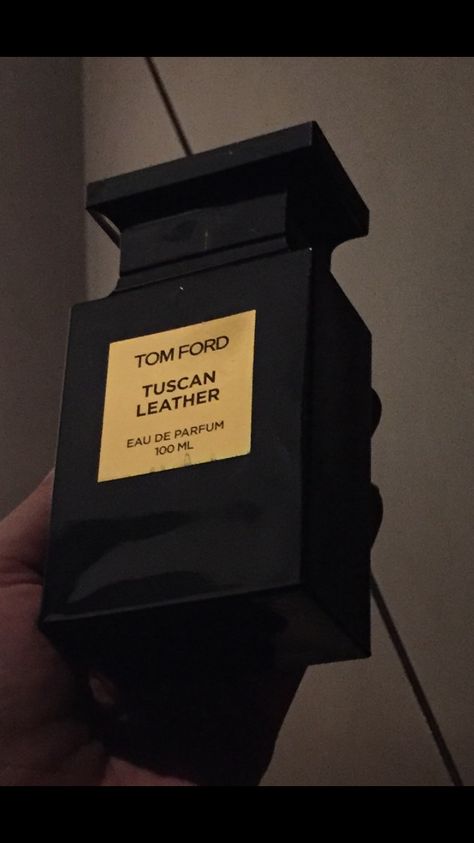 Tom Ford Tuscan Leather Perfume, Leather Toms, Dark Style, Perfume Design, Luxury Perfume, Classy Jewelry, Dark Fashion, Tom Ford, Scents