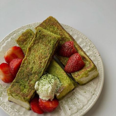 Matcha Cream Cheese French Toast Sticks from @eatsbyiza - ResepMamiku.com Matcha French Toast, Matcha Cream Cheese, Nectarine Crumble, Cream Cheese French Toast, French Toast Sticks Recipe, Cheese French Toast, Matcha Cream, Strawberry French Toast, Make Matcha