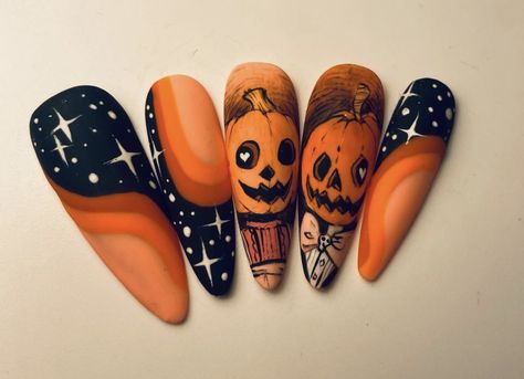 Hellowen Nails Art, Halloween Witch Nails Acrylic, Nail Bio Instagram, Sleepy Hollow Nails, Vintage Halloween Nail Art, Haunted House Nails, Trick R Treat Nails, Over The Garden Wall Nails, Natural Nail Ideas Short