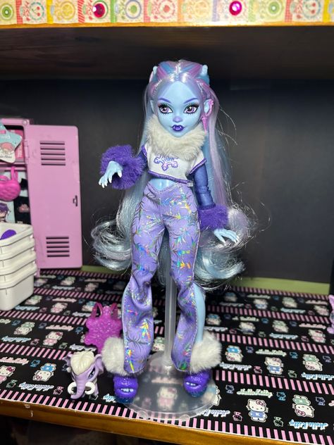 Abbie Abominable Monster High, Monster High Restyle G3, Abby Monster High, Monster High G3 Restyle, G3 Monster High, Rainbow Monster, Monster High Crafts, Dream Cosplay, Monster High G3