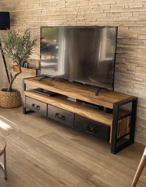 Tv Table Industrial, Live Edge Entertainment Center, Wooden Tv Table Ideas, Rack Industrial Sala, Metal Tv Table, Modern Lodge Living Room, T.v Table Design, Industrial Tv Unit, Lodge Living Room