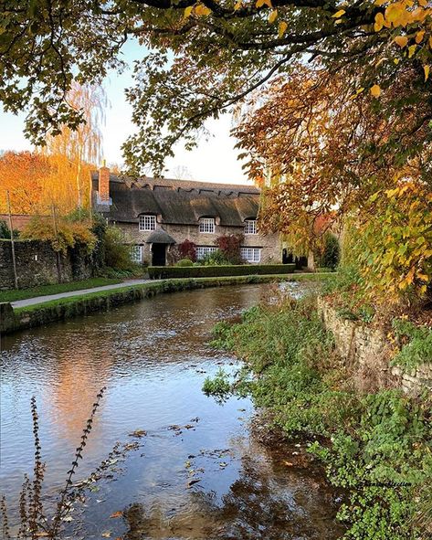 Thornton-le-Dale📍 North Yorkshire 📍 Thornton-le-Dale (also called Thornton Dale) is a village and civil parish in the Ryedale district of… Autumn Country, English Country Cottages, Pretty Cottage, English Cottages, Inner Landscape, Country Cottages, English Heritage, Listed Building, Picture Postcards