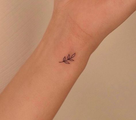 Delicate Tattoo Wrist, Small Side Wrist Tattoos, Tiny Leaf Tattoo, Minimal Christian Tattoo, Tattoos Abstract, Lovers Tattoo, Tattooed Models, Handwriting Tattoos, Tiny Flower Tattoos