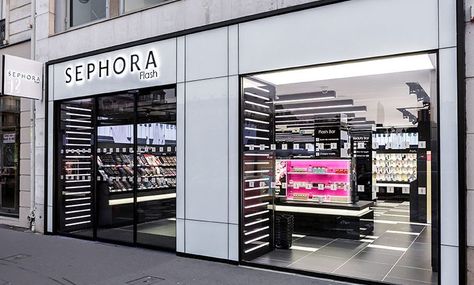 Sephora's Digital Store - Design4Retail Retail Facade, Shop Facade, Cosmetics Store, Store Concept, Kiosk Design, Shop House Plans, Makeup Store, Shop Window Design, Shop Fronts