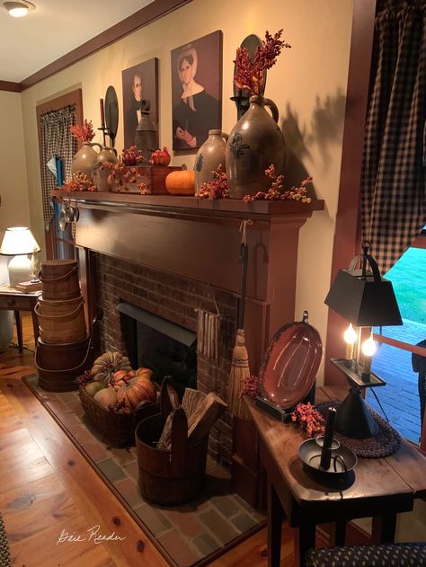 Primitive Fireplace Mantle, American Fireplace, Gail Reeder, Primitive Fall Decorating, Primitive Fireplace, Country Fall Decor, Primitive Living Room, Primitive House, Primative Decor