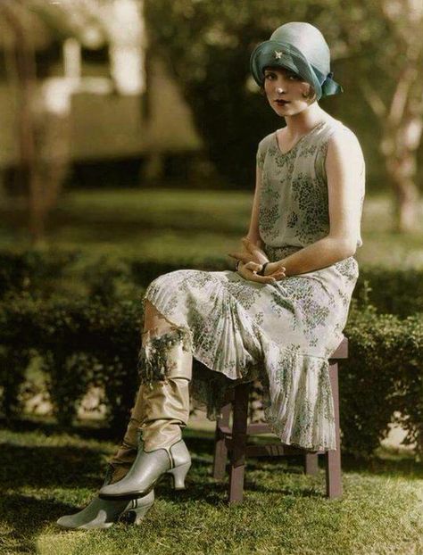 Style Année 20, Idda Van Munster, Clara Bow, 1920's Fashion, The Roaring Twenties, 20s Fashion, Roaring 20's, Flapper Style, Jazz Age