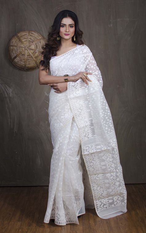 Jamdani Draped Sarees, Saree Combination, White Sarees, Christian Bridal Saree, Saree Blouse Styles, Dhakai Jamdani Saree, Simple Saree Designs, Bridesmaid Saree, Kerala Saree