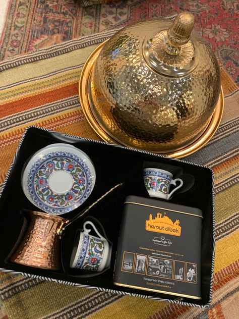 TURKISH COFFEE GIFT BOX

250 GR TURKISH COFFEE WITH CARDAMOM TRADITIONAL COPPER TURKISH COFFEE POT 2 PIECES TURKISH CUP Turkish Coffee Aesthetic, Turkish Souvenirs, Coffee Wedding Gift, Turkish Tea Cups, Turkish Coffee Maker, Turkish Coffee Pot, Coffee Gifts Box, Mobile Coffee Shop, Mobile Coffee