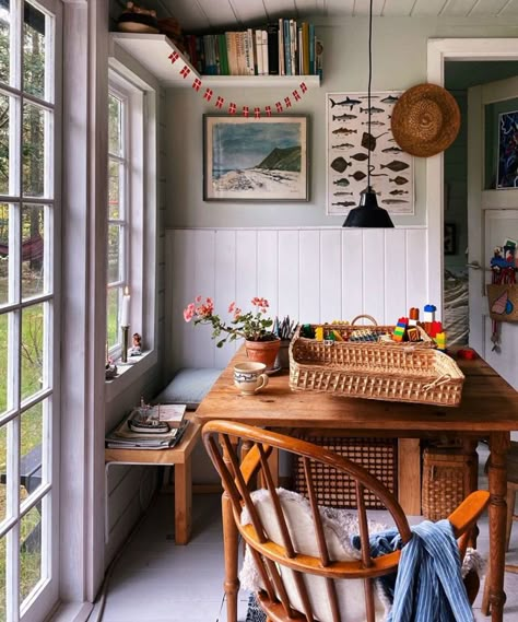 my scandinavian home: A Danish Cabin That's All About The Hygge! Danish Cabin, Danish Summer House, Scandinavian Summer House, Swedish Homes, Norwegian House, Home Corner, Danish Interior, Cosy Kitchen, Scandi Home