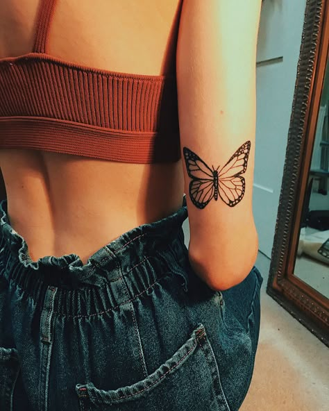 A Butterfly Tattoo, Inspiration Tattoos, Dope Tattoos For Women, Stylist Tattoos, Discreet Tattoos, Dainty Tattoos, Girly Tattoos, Sleeve Tattoos For Women, Dope Tattoos