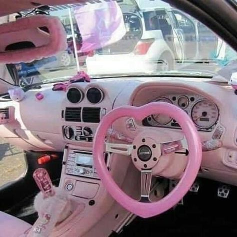 Volkswagen Beetle Accessories, Volkswagen Beetle Interior, Vw Beetle Accessories, Pink Volkswagen Beetle, Pink Car Interior, Pink Beetle, Kawaii Car, Hello Kitty Car, Pink Cars