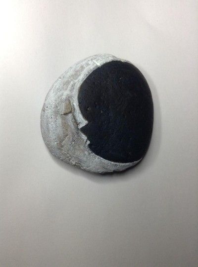 Moon And Sun Painting, White Rocks, Goodnight Moon, Stone Art Painting, Stone World, Rock Face, Rock Painting Patterns, Moon Painting, Good Night Moon