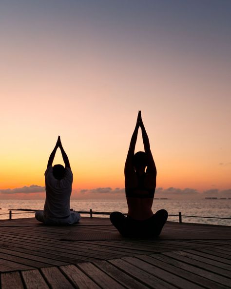 Couple Meditating Together Aesthetic, Meditation On The Beach, Sunrise Yoga Aesthetic, Yoga Retreat Aesthetic, Yoga Instructor Aesthetic, Yoga Class Aesthetic, Stretch Aesthetic, Stretching Aesthetic, Yoga Sunrise