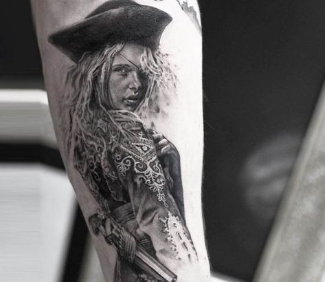 Verry nice black and grey realistic tattoo style of Pirate Woman motive done by tattoo artist Niki Norberg | Post 18379 | World Tattoo Gallery - Best place to Tattoo Arts Vintage Pirate Tattoo, Pirate Tattoo Sleeve, Pirate Girl Tattoos, Pirate Skull Tattoos, Pirate Ship Tattoos, Nautical Tattoo Sleeve, Pirate Tattoo, Tattoos For Girls, Bone Tattoos