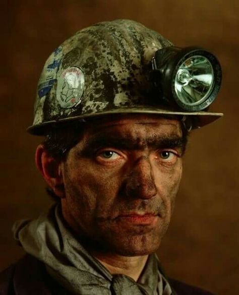 Billy Elliot, Coal Miners, Hanuman Photos, Face Reference, Mountain Life, Coal Mining, Horse Designs, Working Class, Swansea