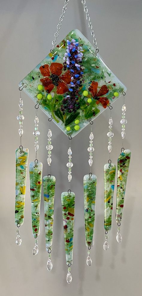 Resin Windchimes Diy, Resin Windchimes, Fused Glass Wind Chimes Ideas, Resin Suncatcher, Fused Glass Wind Chimes, Windchimes Diy, Glass Windchimes, Broken Glass Crafts, Wind Chimes Homemade