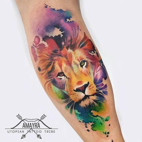 Fusión entre acuarelas y realismo a todo color por nuestra #guest #artist @amayratattoo  Utopian Tattoo Tribe  Valencia Spain Visita nuestro estudio o pide info online en http://ift.tt/1nOWIiI  #utopiantattootribe #utopianpinterest Colorful Lion Tattoo, Leo Tattoo Designs, Lioness Tattoo, Kunst Tattoos, Leo Tattoos, Lion Tattoo Design, Cat Tattoos, Geniale Tattoos, Tatuaje A Color