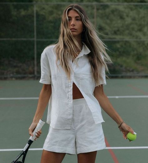 linen sets aesthetic spring looks vacation outfits Cropped Button Up Shirt Outfit, White Linen Shirt Outfit, Linen Shirt Outfit Women, Short Sleeve Shirt Outfit, Linen Shorts Outfit, Linen Shirt Outfit, Short Sleeve Linen Shirt, Linen Shirts Women, White Shirt Outfits