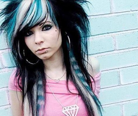 2000s Emo Hairstyles, Emo Haircut, Scene Girl Fashion, Early 2000s Emo, Emo Haircuts, Emo Scene Girls, Emo Hairstyle, Emo Hairstyles, 2000s Scene