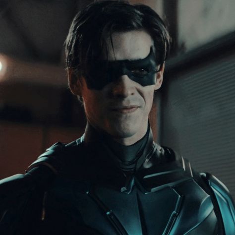 Brandon Thwaites, Green Lantern Kyle Rayner, Kyle Rayner, Titans Tv Series, Brenton Thwaites, Gotham Tv, Men Haircut Styles, Books For Boys, Dc Superheroes