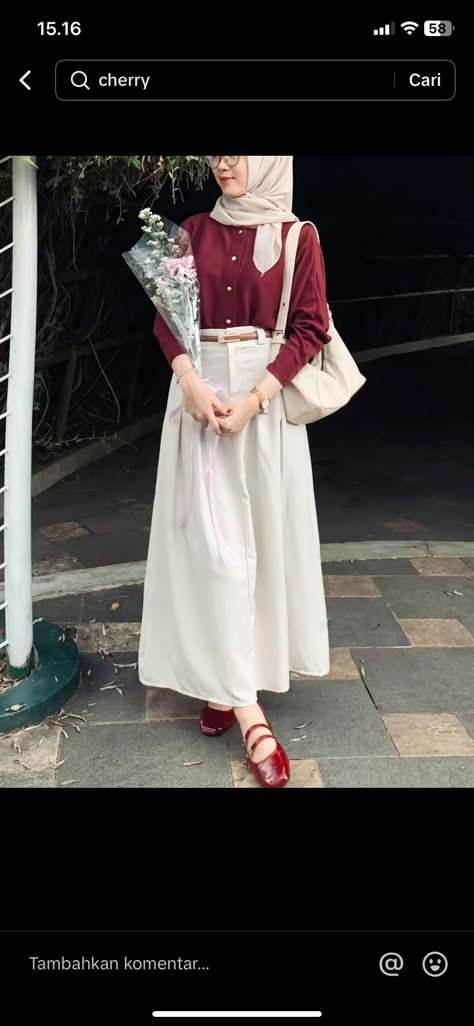 Ootd Rok Skirt, Outfit With Skirt Hijab, Outfit Kuliah Hijab, Outfit Hijab Casual Rok, Simple Outfits Hijab, Kuliah Outfit, Outfits Selfie, Outfit Hijab Simple, Outfit Ngampus