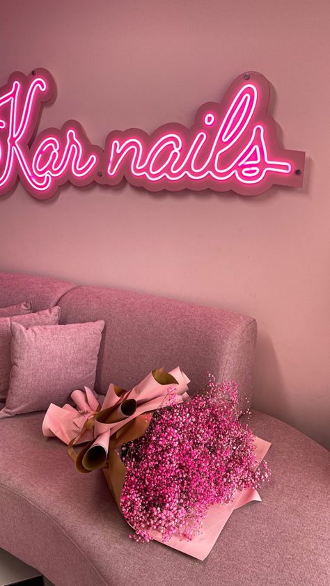 Pink Salon Aesthetic, Bedroom Wallpaper Aesthetic, Bedroom Wallpapers, December Aesthetic, Bathroom Wallpaper Ideas, Pink Salon, Wallpapers For Living Room, Body Aesthetics, Wallpaper Store