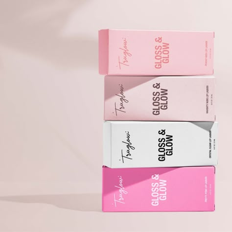 Makeup Brand Packaging Ideas, Aesthetic Cosmetic Packaging, Makeup Brand Packaging, Makeup Branding Design Logo, Make Up Branding Design, Blush Packaging Design, Cosmetics Design Ideas Graphics, Makeup Artist Branding Design, Cosmetics Branding Design