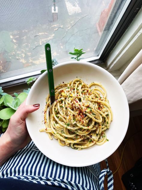 Pantry Pasta! Pasta from your pantry! - a newsletter Lemon Pepper Pasta, Pantry Pasta, Zucchini Pasta Salad, Chef Dishes, Alison Roman, Roman Food, Veggie Dinner, Pasta Pasta, Crushed Red Pepper Flakes