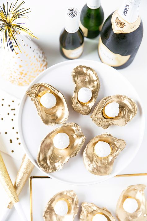 Nye Desserts, Don Perignon, Courtney Whitmore, New Years Eve Dessert, Champagne Margaritas, Champagne Truffles, Champagne Party, Marshmallow Pops, Snacks Für Party