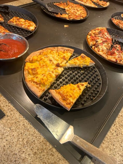 Max And Cheese Pizza, Mcdonalds Pizza, Mac N Cheese Pizza, Pepperoni Pizza Mac And Cheese, Pizza Ranch, Mac And Cheese Pizza, Cheesy Pizza Aesthetic, Mac N Cheese, I Want To Eat