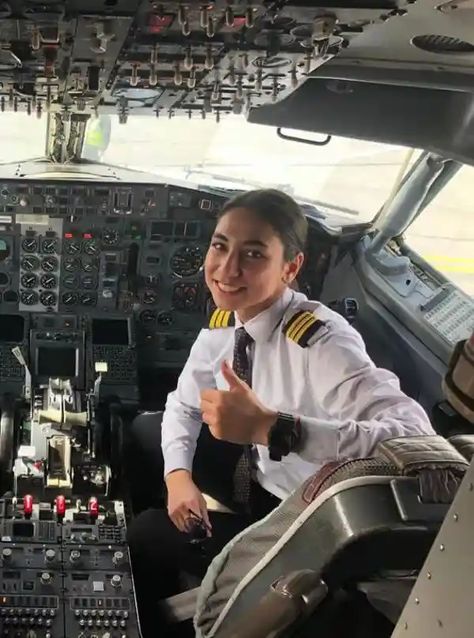 Pilot Career, Aviation Education, Student Pilot, Becoming A Pilot, Pilots Aviation, Flying Lessons, Airline Pilot, Female Pilot, I Can Do Anything